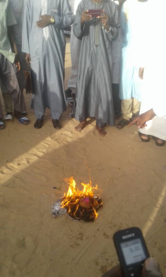 Kaolack : Le collectif And Samm Jikko Yi brûle le tee-shirt de Wally Seck.