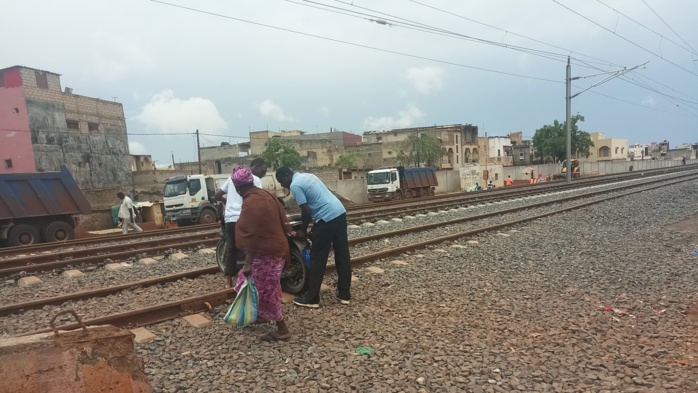 Travaux du TER :   Fass-Mbao, Route de Boune, Keur Massar, Yeumbeul... rament sur les rails de la souffrance (Reportage)