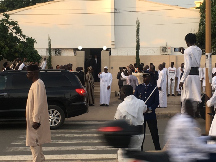 Condoléances : Arrivée du président Macky Sall chez Cheikh Modou Kara.