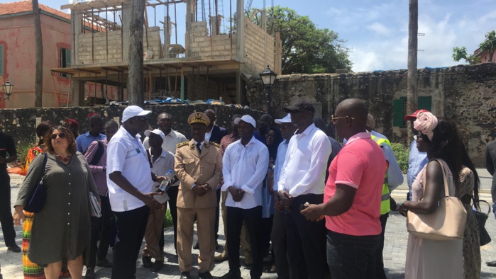 Revitalisation de l’île de Gorée : Les ministres Alioune Sarr et Abdoulaye Diop auprès des acteurs du site historique.