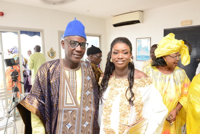 Les images du baptême du journaliste Moustapha Al Amine Fall à la clinique Madeleine. Les images du baptême du journaliste Moustapha Al Amine Fall à la clinique Madeleine.