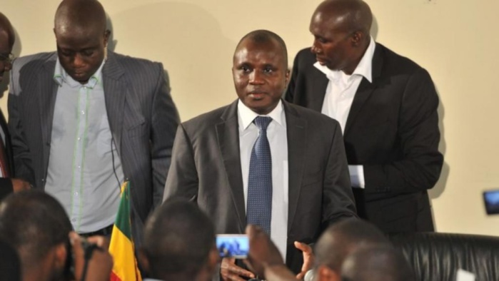Général de brigade et ancien ministre de l’Intérieur, Moussa Sinko Coulibaly est en cours d’arrestation à Bamako. Général de brigade et ancien ministre de l’Intérieur, Moussa Sinko Coulibaly est en cours d’arrestation à Bamako.