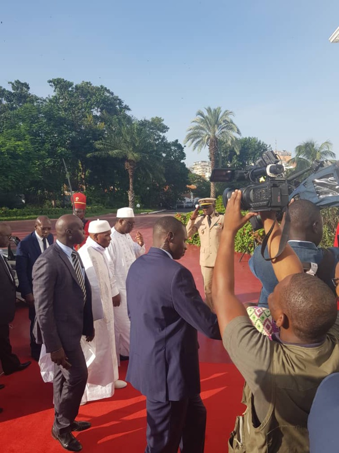 Palais de la République : Me Wade accueilli par le président Macky Sall avec les honneurs.