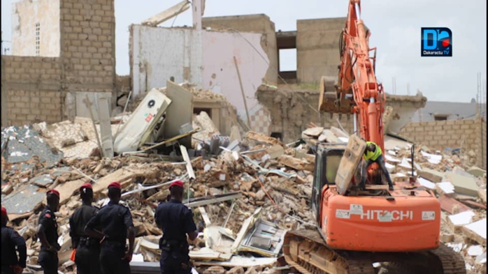 TOUBA- REPORTAGE PHOTOS/ Ce qu'il reste des deux immeubles contigus qui se sont écoulés TOUBA- REPORTAGE PHOTOS/ Ce qu'il reste des deux immeubles contigus qui se sont écoulés