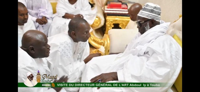 TOUBA / Le DG de l’ARTP Abdoul Ly reçu par le Khalife général des Mourides. TOUBA / Le DG de l’ARTP Abdoul Ly reçu par le Khalife général des Mourides.