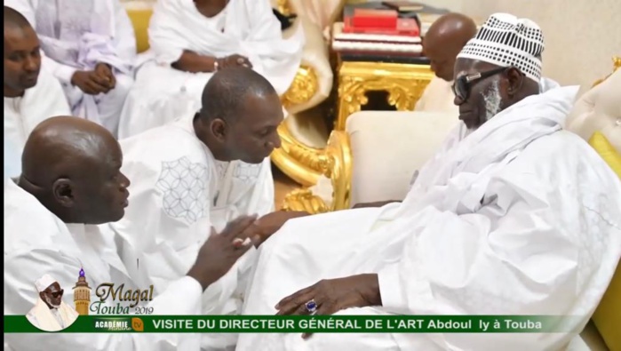 TOUBA / Le DG de l’ARTP Abdoul Ly reçu par le Khalife général des Mourides.