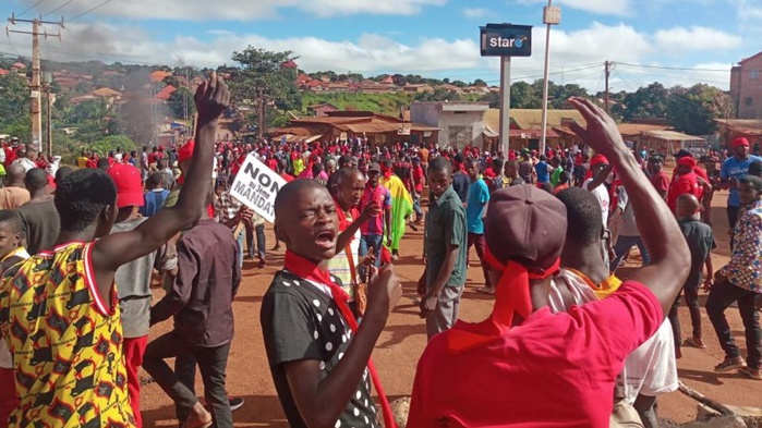 Guinée Conakry : Le projet de réforme de la Constitution brûle le pays