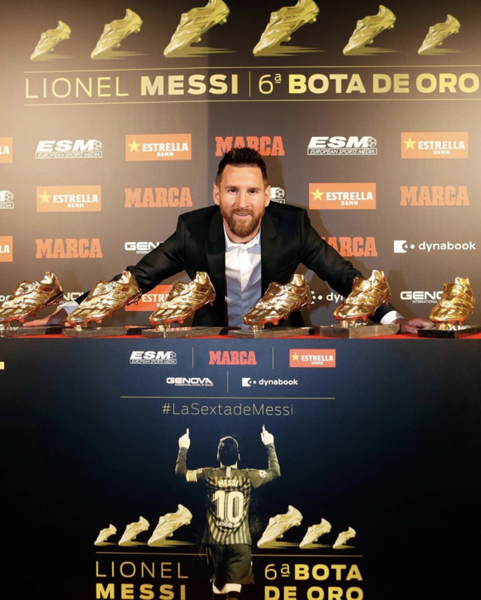 ESPAGNE : Lionel Messi a reçu son sixième Soulier d'or européen. ESPAGNE : Lionel Messi a reçu son sixième Soulier d'or européen.