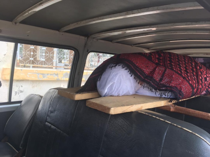 (Exclusif ) INHUMATION AVORTÉE À TOUBA/ Muqadimatul Khidma raccompagne la dépouille de Alex jusqu'à la sortie de la cité religieuse.