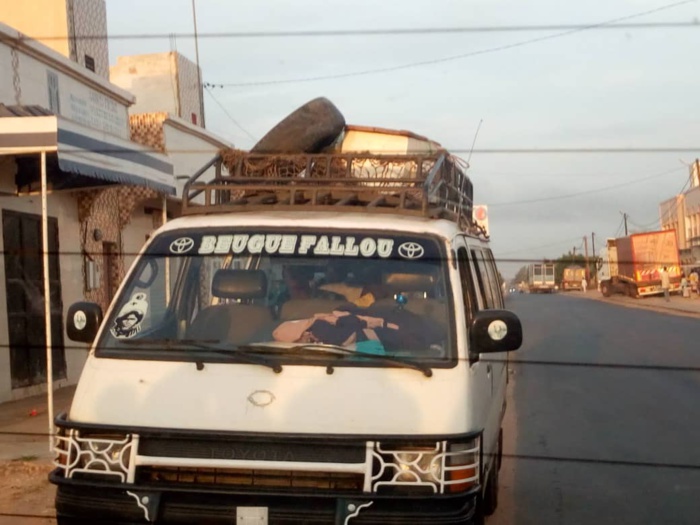 (Exclusif ) INHUMATION AVORTÉE À TOUBA/ Muqadimatul Khidma raccompagne la dépouille de Alex jusqu'à la sortie de la cité religieuse.