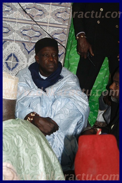 Regardez les photos d'Abdou Aziz Sy et son invité, prétexte de la réunion qui s'est tenue après l'attaque de la zawiya