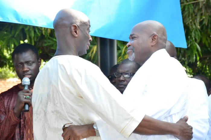 Présentation de condoléances : Macky Sall et Ousmane Sonko chez Alioune Badara Cissé, suite au décès de son fils.