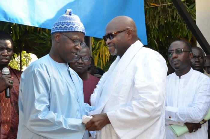 Présentation de condoléances : Macky Sall et Ousmane Sonko chez Alioune Badara Cissé, suite au décès de son fils.