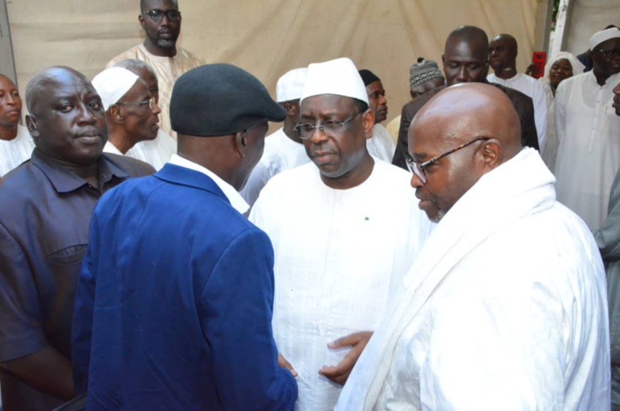 Présentation de condoléances : Macky Sall et Ousmane Sonko chez Alioune Badara Cissé, suite au décès de son fils.