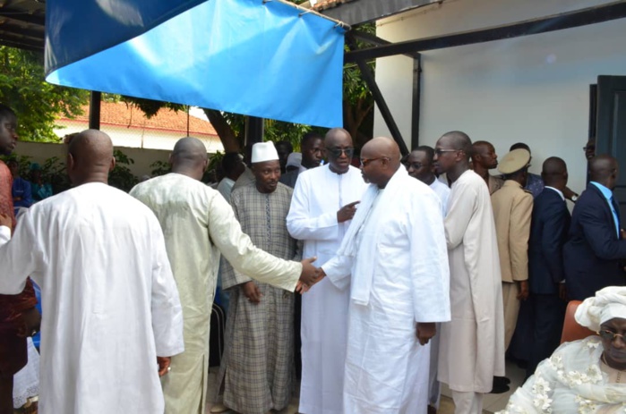 Présentation de condoléances : Macky Sall et Ousmane Sonko chez Alioune Badara Cissé, suite au décès de son fils.