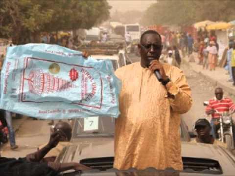 Macky Sall en route vers Pikine