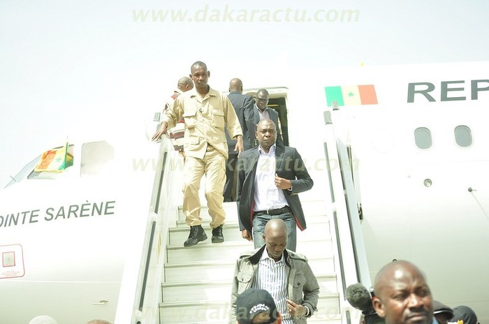 Revivez en images l'atterrissage de la Pointe de Sarène sur la piste de l'aéroport Blaise Diagne de Diass