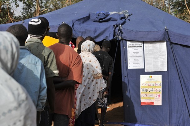 14h17: Deux bureaux de vote détruits à Mbacké