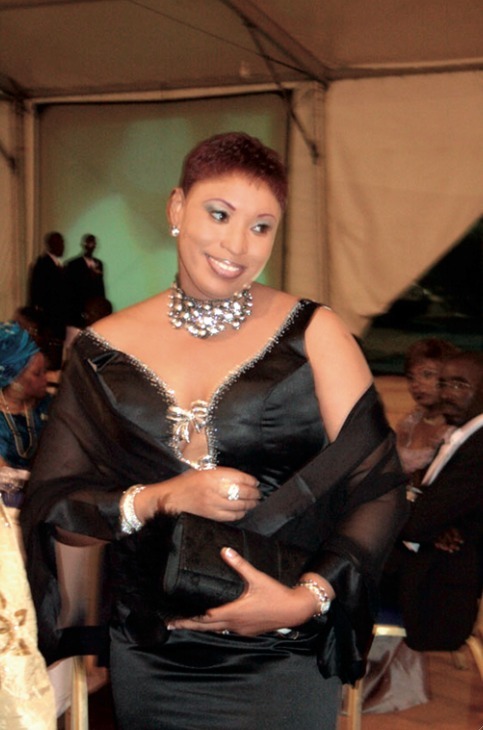 Confidences de Mamy Camara à une de ses copines: "Quelqu'un s'occupe bien de moi..."