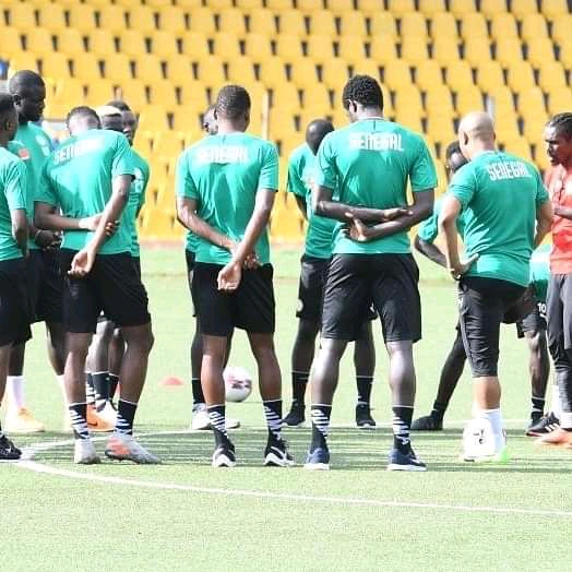 Éliminatoires CAN 2021 : Présent à l'entraînement des Lions à Eswatini, El Hadj  Diouf a-t-il intégré le staff technique ?