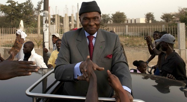 Dernière minute: "Si je gagnais au premier tour, il y aurait eu des problèmes. Dieu a sauvé le pays, grâce à ceux qui m'ont béni" (Wade à Béthio)