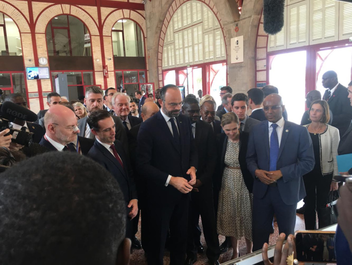 Transports : Le Premier ministre français, Édouard Philippe visite la gare du TER