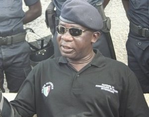 Un citoyen répond au commissaire Harona Sy