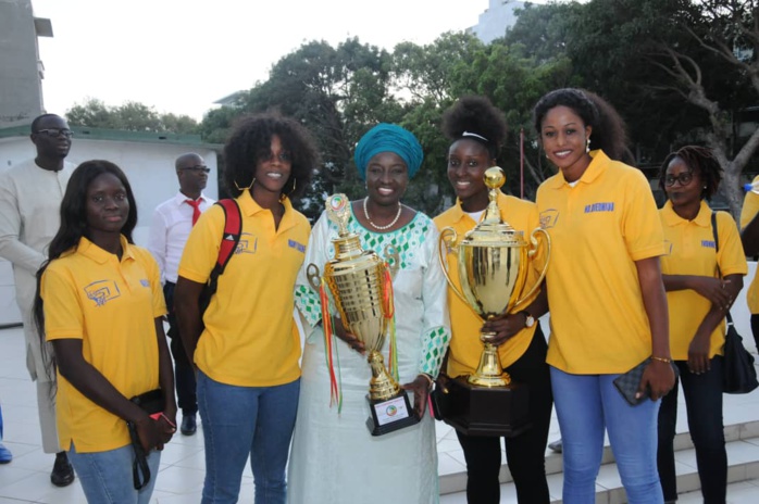 Aminata Touré aux  basketteuses de l'As Ville de Dakar : « Il faut cultiver le patriotisme dans et en dehors du terrain »