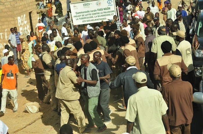 Les images de la bagarre entre la sécurité de Macky Sall et celle de Youssou Ndour