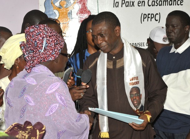 Ziguinchor: Youssou Ndour déroule son "Weur ndombo" à la place de Gao