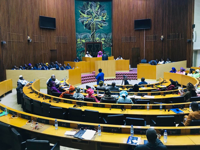 Assemblée nationale : Le député Mamadou Oury Baillo Diallo plaide pour la construction du tribunal départemental de Vélingara. Assemblée nationale : Le député Mamadou Oury Baillo Diallo plaide pour la construction du tribunal départemental de Vélingara.