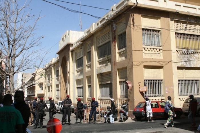 Marche contre la hausse du prix de l'électricité : Guy Marius Sagna et ses camarades toujours en garde à vue au commissariat central de Dakar. Marche contre la hausse du prix de l'électricité : Guy Marius Sagna et ses camarades toujours en garde à vue au commissariat central de Dakar.