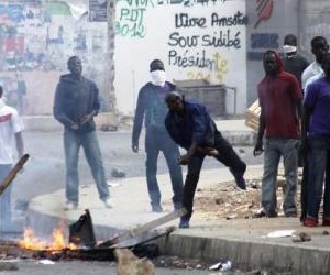 Dernière minute: Bataille rangée entre pro-Wade et pro-Macky