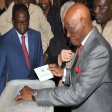 10h Dispositif de sécurité renforcé au bureau de vote de Wade