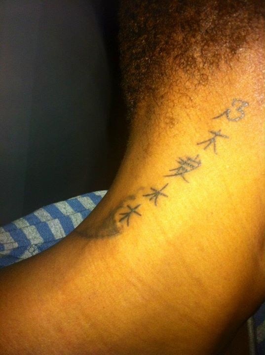 Que signigifie le tatouage de la Sénégalaise de Milan Nogaye Dieng ?
