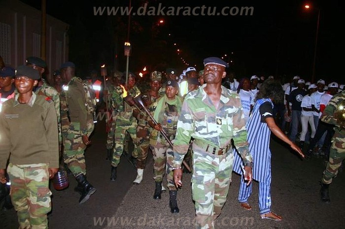 Retraite aux flambeaux: Macky Sall reçoit les honneurs de l’armée (TEXTE & PHOTOS)
