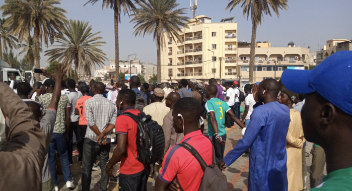 Contre-manifestation : Les boucliers du régime à l'assaut du collectif Nio Laànk. Contre-manifestation : Les boucliers du régime à l'assaut du collectif Nio Laànk.