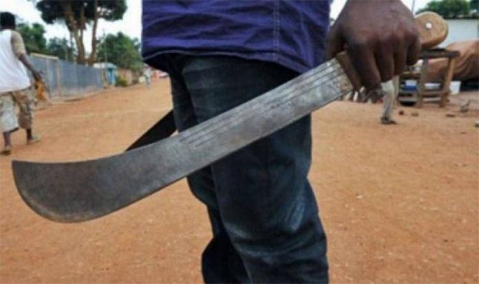 Agression à Mbacké Ndiackalak / Un père de famille sévèrement tailladé à la machette 