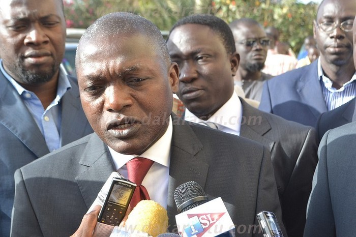 Les images de la passation de service entre Oumar Guèye et Omar Sarr