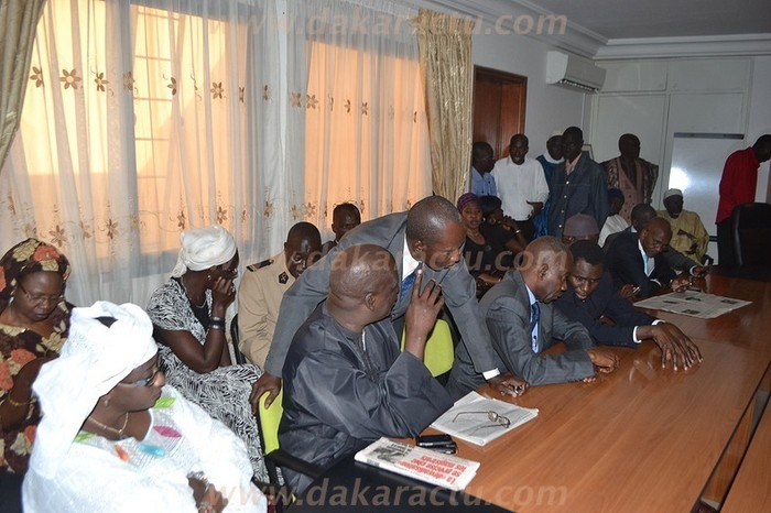 Les images de la passation de service entre Oumar Guèye et Omar Sarr