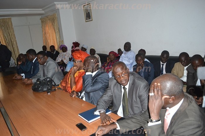 Les images de la passation de service entre Oumar Guèye et Omar Sarr