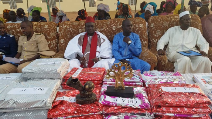 9e EDITION PRIX DE L’EXCELLENCE DJOLOFFACTU : Les meilleurs élèves de la commune de Mbeuleukhé primés et les écoles dotées de matériels. 9e EDITION PRIX DE L’EXCELLENCE DJOLOFFACTU : Les meilleurs élèves de la commune de Mbeuleukhé primés et les écoles dotées de matériels.