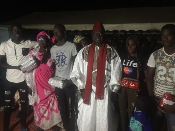 9e EDITION PRIX DE L’EXCELLENCE DJOLOFFACTU : Les meilleurs élèves de la commune de Mbeuleukhé primés et les écoles dotées de matériels. 9e EDITION PRIX DE L’EXCELLENCE DJOLOFFACTU : Les meilleurs élèves de la commune de Mbeuleukhé primés et les écoles dotées de matériels.