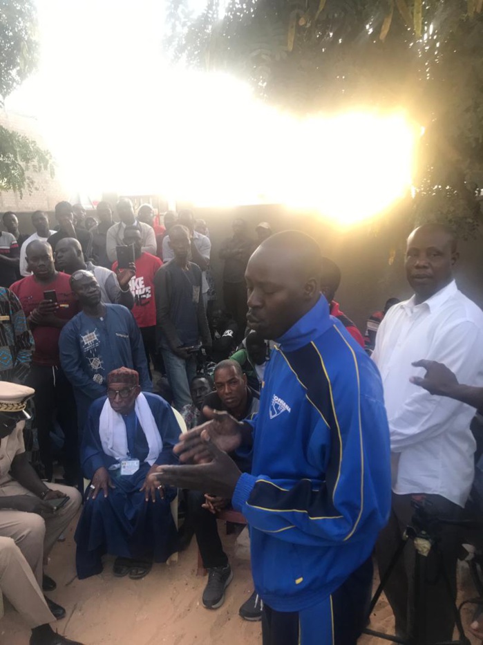 Les victimes de Tivaouane Peulh mettent fin à leur grève de la faim après la visite du ministre de l’intérieur Aly Ngouille Ndiaye. Les victimes de Tivaouane Peulh mettent fin à leur grève de la faim après la visite du ministre de l’intérieur Aly Ngouille Ndiaye.