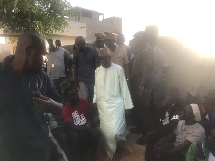 Les victimes de Tivaouane Peulh mettent fin à leur grève de la faim après la visite du ministre de l’intérieur Aly Ngouille Ndiaye.