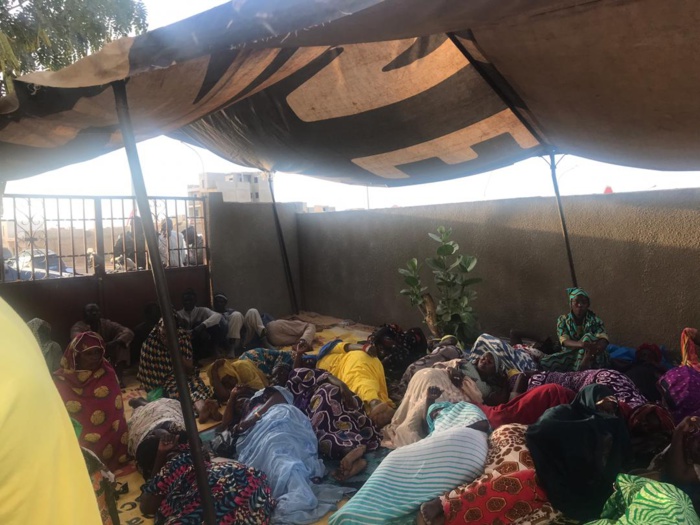 Les victimes de Tivaouane Peulh mettent fin à leur grève de la faim après la visite du ministre de l’intérieur Aly Ngouille Ndiaye. Les victimes de Tivaouane Peulh mettent fin à leur grève de la faim après la visite du ministre de l’intérieur Aly Ngouille Ndiaye.