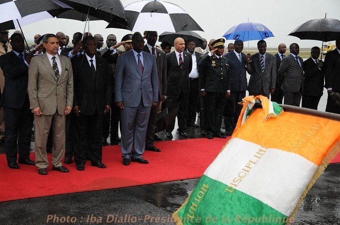 Les images de l'arrivée de Macky Sall à Abidjan (PHOTOS)
