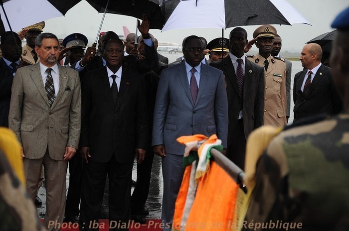 Les images de l'arrivée de Macky Sall à Abidjan (PHOTOS)