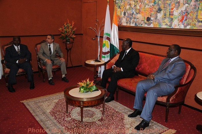 Les images de l'arrivée de Macky Sall à Abidjan (PHOTOS)