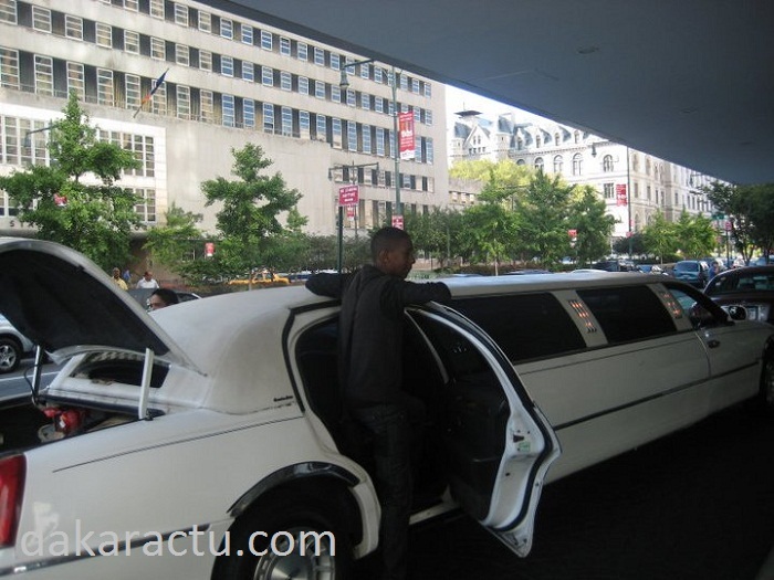 Ibou Kara, le lieutenant de Serigne Modou Kara, en mode limousine